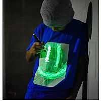 Illuminated Apparel Interactive Glow in the Dark T-Shirt  BLUE 12-14 Years 