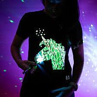 Illuminated Apparel Interactive BLACK Glow in the Dark T-Shirt  7-8 Years Unicorn